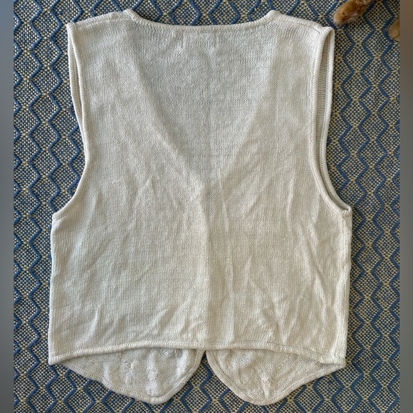 Vintage Carolyn Taylor White Embroidered and Beaded Knit Vest - Picture 10 of 10